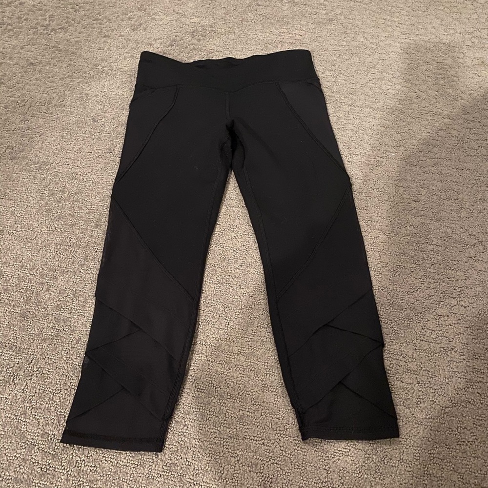 Ivviva black cropped leggings